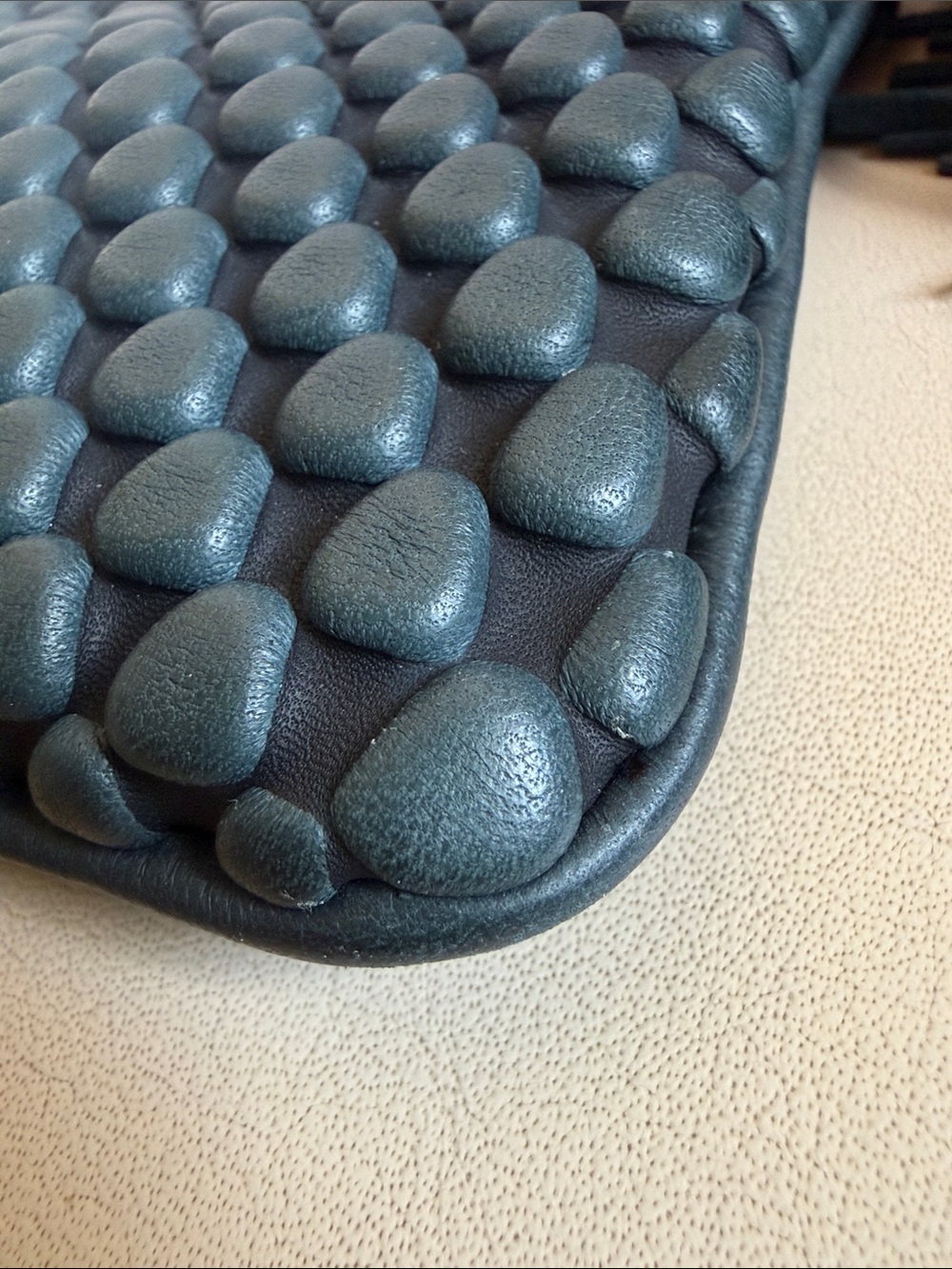 TISSA FONTANEDA Pochette in Steel Grey Nacré. Large. Like New! RT $ 402. - Picture 8 of 8